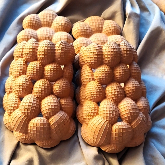 FASHION NOVA WOMEN'S SLIDES SIZE 10 - Picture 1 of 8